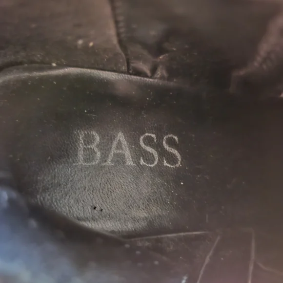 Elegant Burgundy Suede Boot Bkock Heel Side Zipper Womens Size 7. - Picture 3 of 16